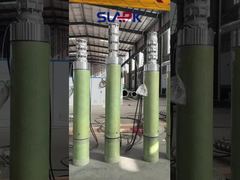 Bomba de acero inoxidable con carcasa.